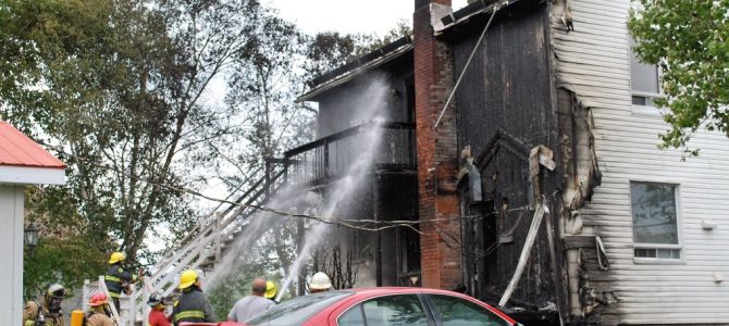 Incendie de résidence à St-Marc-des-Carrières Incendie de résidence à St-Marc-des-Carrières