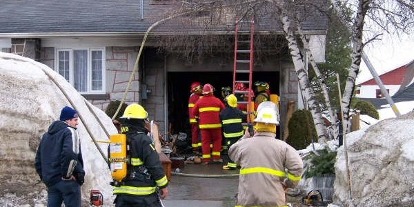 St-Marc-des-Carrières-Incendie de résidence St-Marc-des-Carrières-Incendie de résidence
