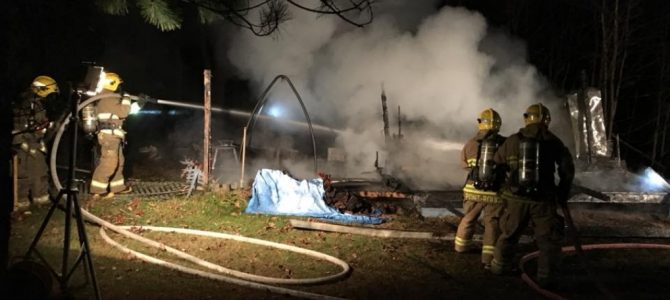 Un chalet détruit par les flammes à Pont-Rouge Un chalet détruit par les flammes à Pont-Rouge