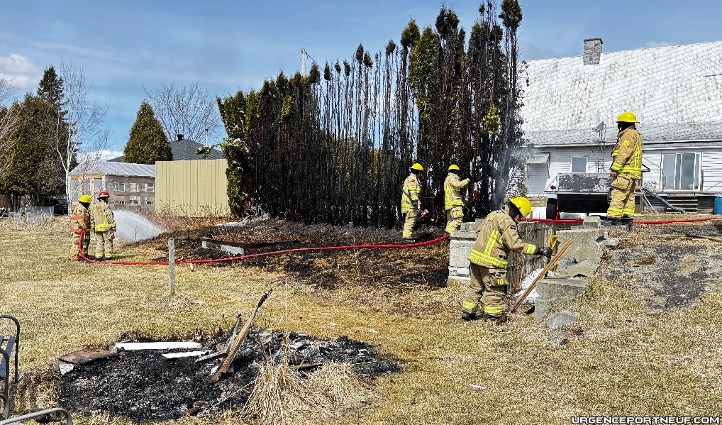 Feu de broussailles à Saint-Basile