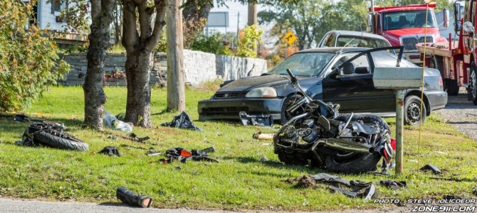 Violente collision entre une voiture et une moto à Neuville