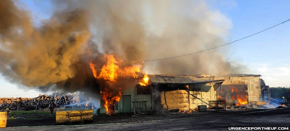 Incendie chez Feuille d’Érable Charbonnerie Ancestrale à Sainte-Christine d’Auvergne Incendie chez Feuille d’Érable Charbonnerie Ancestrale à Sainte-Christine d’Auvergne