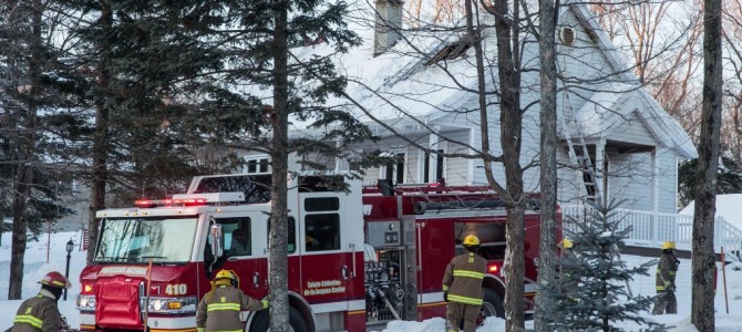 Incendie de résidence à Ste-Catherine-de-la-Jacques-Cartier Incendie de résidence à Ste-Catherine-de-la-Jacques-Cartier